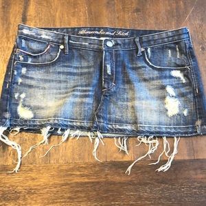Abercrombie distressed skirt